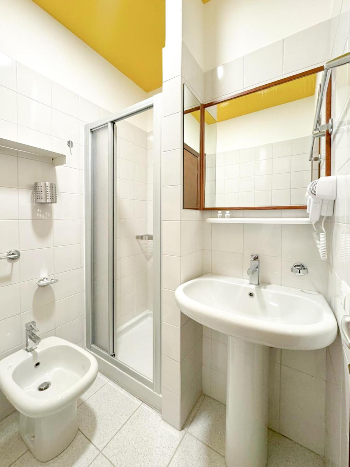 Rrrapido Hotel Сесто Сан Джовани Екстериор снимка